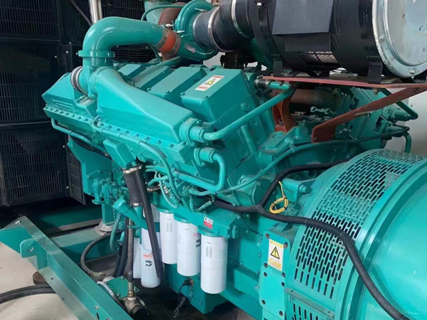 东安更换100kW柴油发电机组机油时，需要注意哪些事项？