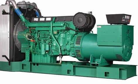 东安发电机除垢后需要用清水冲洗水冷式机油散热器几次？